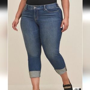 Torrid Boyfriend Stetch Cropped Jeans